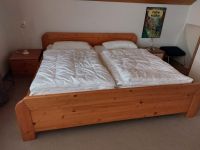 Schlafzimmer aus Massivholz: Bett, Schrank, Kommoden, Nachttische Baden-Württemberg - Vellberg Vorschau