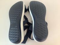 Sandalen in verschiedenen Farben rot, blau, grau Gr.37 Friedrichshain-Kreuzberg - Friedrichshain Vorschau