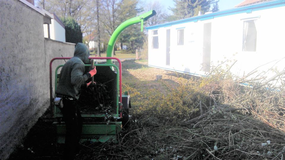 Verwilderten Garten neu gestalten: Astschretter-Stubbenfräse- usw in Wittichenau