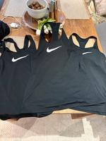 Nike Tops 3 Stück zusammen Niedersachsen - Hodenhagen Vorschau