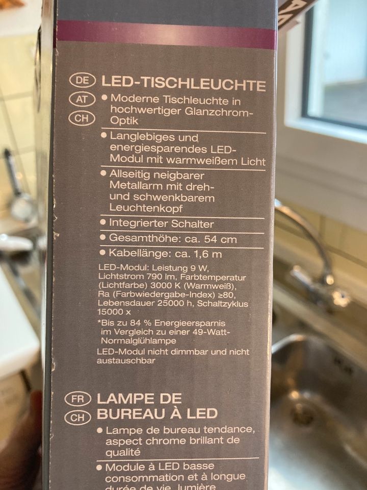 LED Tischleuchte neuwertig in Aachen