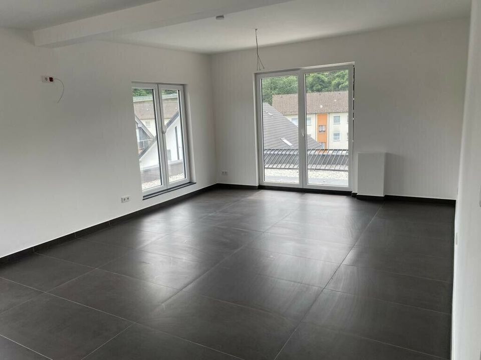 Exklusives Penthouse mit großer Terrasse *Erstbezug* ab sofort zu vermieten in Gummersbach