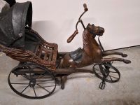 Antiquität Pferd  aus Holz und Eisen mit Wagen ca: 100 Jahre alt Bayern - Denkendorf Vorschau
