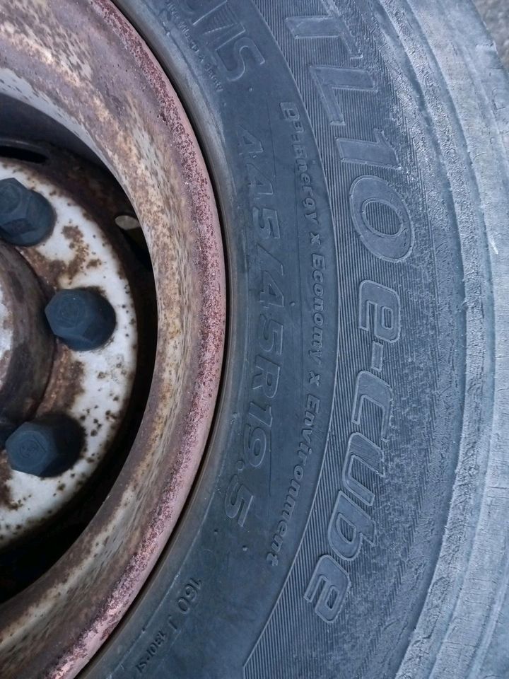 Ballenwagen 18T Pritschenwagen Anhänger Planenanhänger in Weyerbusch