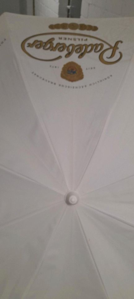 Großer weißer Sonnenschirm ca 1,90 m Radeberger in Bocholt