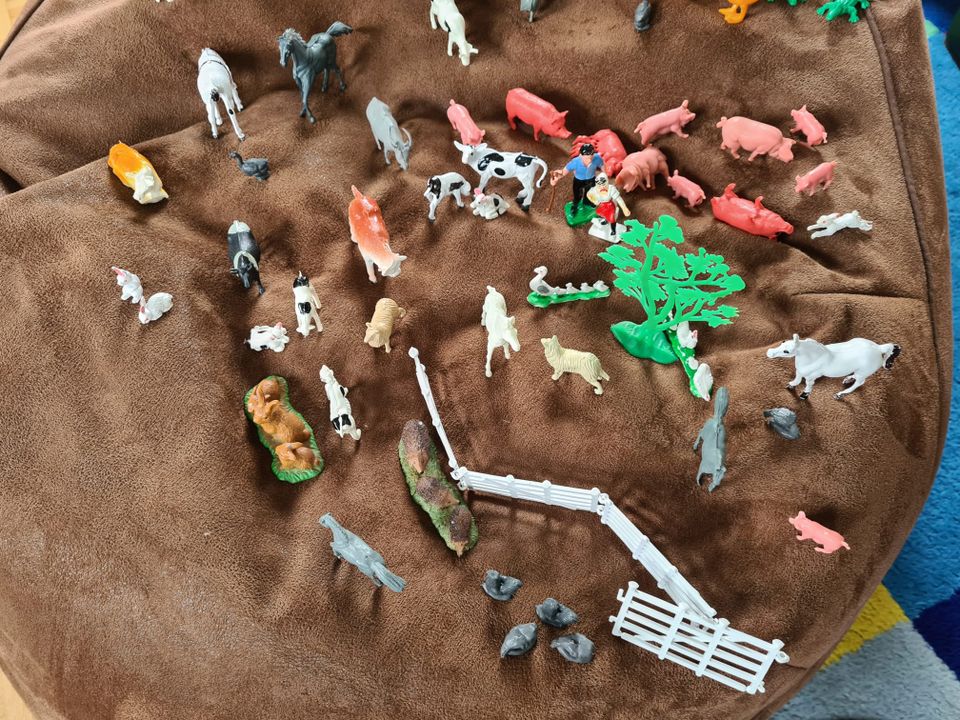 Spielzeug Bauernhof & Safari mit Eisenbahn in Salach