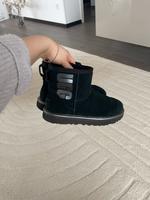 UGG Boots Classic mini II schwarz Hessen - Seligenstadt Vorschau