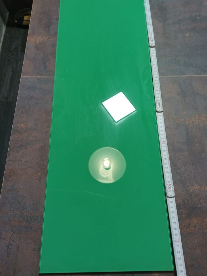 Grüne Glasmagnettafel mit Whiteboardmarkern Beschreibbar in Lübeck