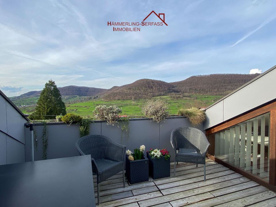 Familienparadies  in Dettingen Buchhalde: Charmantes 2-Familienhaus mit Dachterrasse und Garten! in Dettingen an der Erms