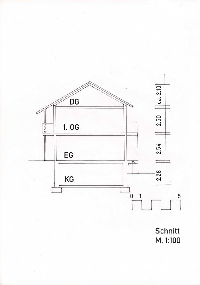 Sehr gute Lage Haus mit Wasserschaden Sanierung mögl. Wintergarten 1 Garage in Kassel