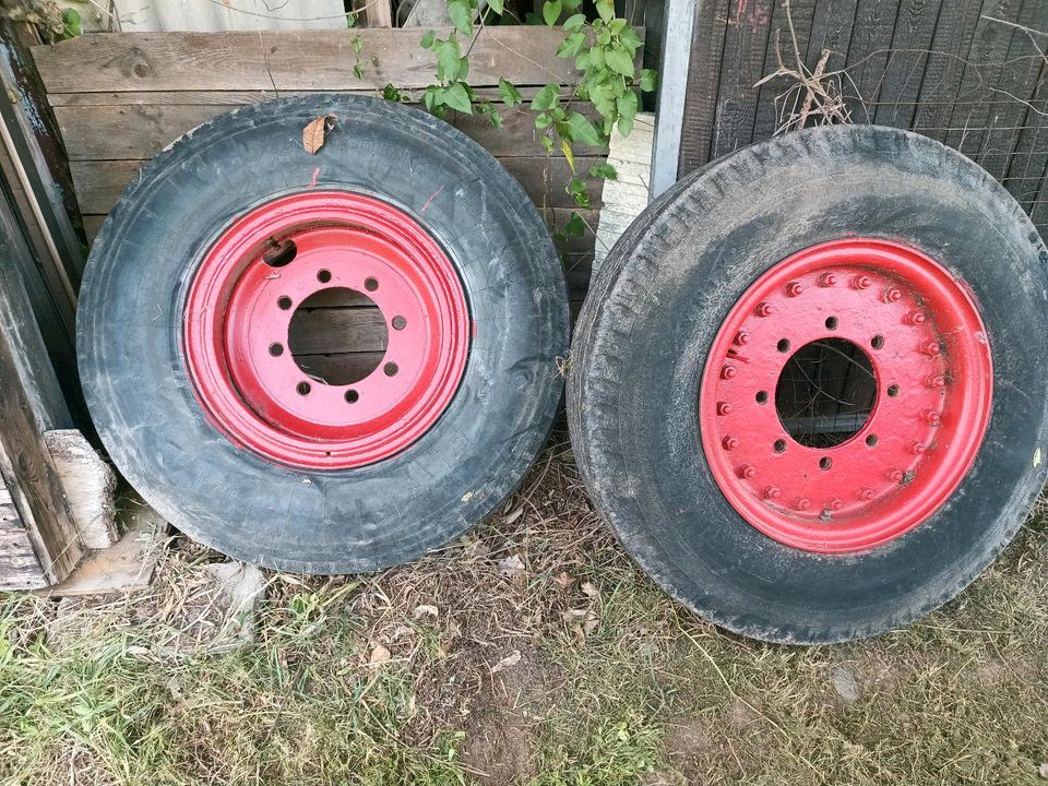 8 Loch Felgen Reifen Wasserfass Anhänger Traktor in Wegberg