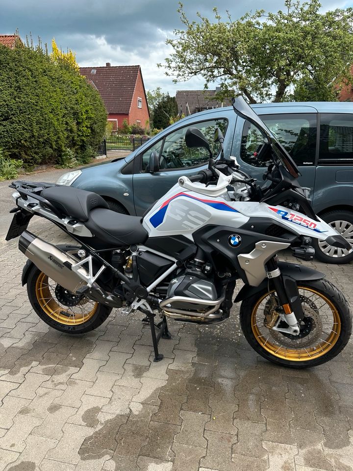 R1250GS Rallye 5 Jahre Garantie, Akrapovic, Koffer etc. in Mölln