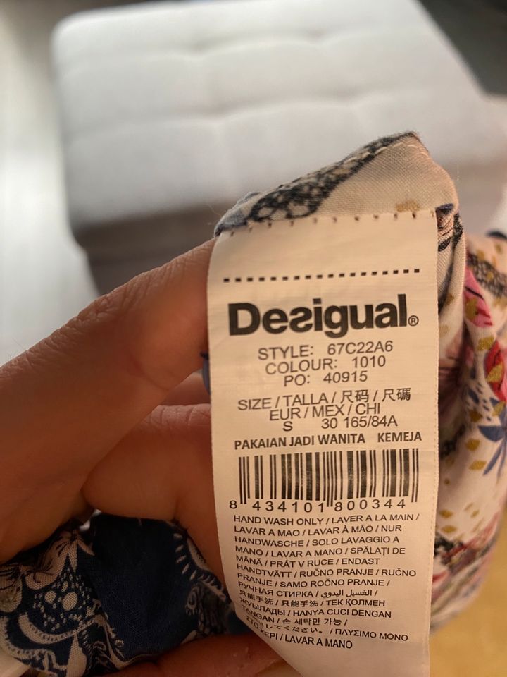 Bluse desigual Blau Weiß bunt Blumen Größe S in Nettersheim