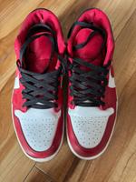 Nike Air Jordan 1 Low Bulls ROT / Schwarz Bayern - Sonnen Vorschau