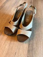 Leder Sandalen Damenschuhe Gr.40 Berlin - Marzahn Vorschau