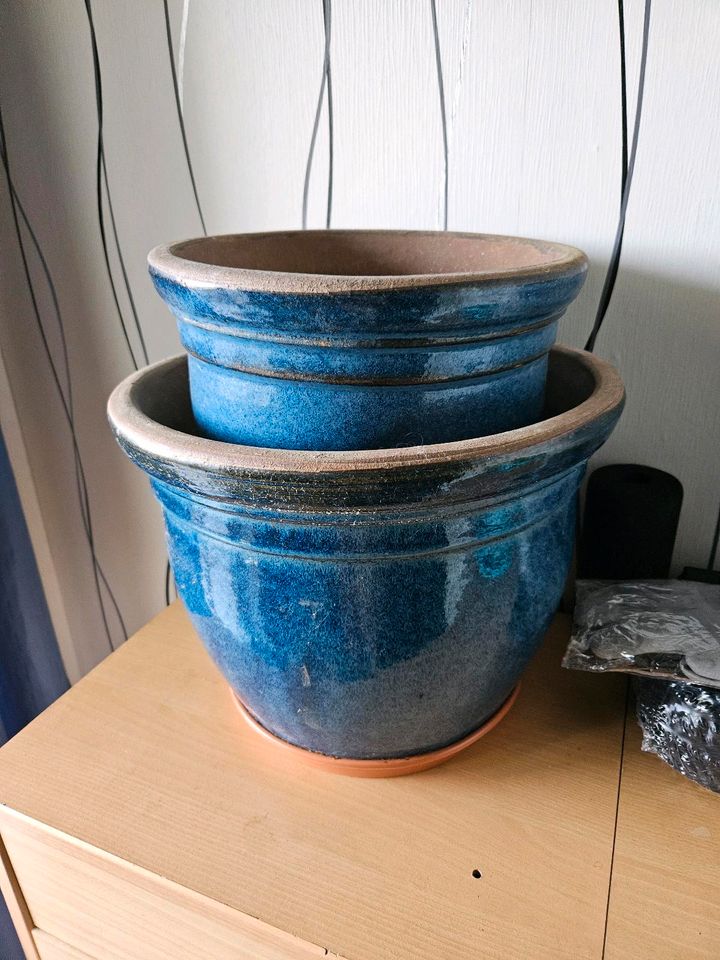2 x Keramik Übertopf Blumentopf groß blau schwer in Iserlohn