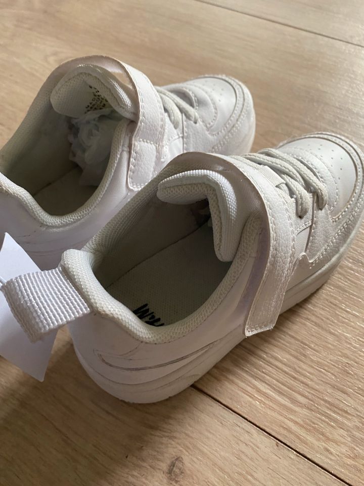 Neue Schuhe Sneakers weiß Kinder h&m in Wallenhorst