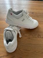 On Schuhe The Roger Advantage Sneaker Sportschuhe NEU Gr.43 Nordrhein-Westfalen - Moers Vorschau