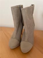 Sommerliche High Heels / Stiefeletten beige 39 Lochmuster Kr. München - Neuried Kr München Vorschau