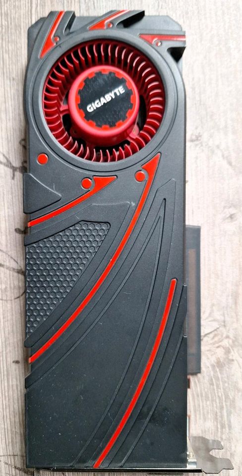 AMD Radeon R9 290X in Didderse