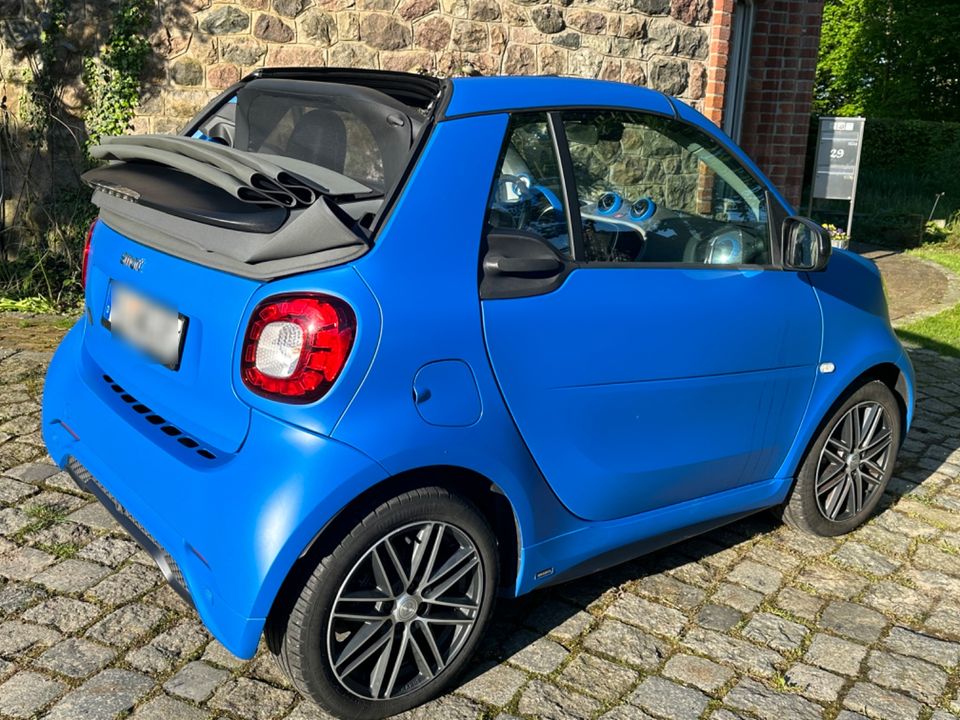 e - Smart EQ Fortwo Cabrio Brabus Tailor Vollausstattung in Flensburg