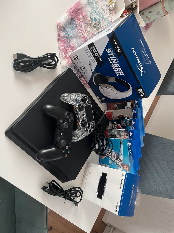 PS 4 Slim, HD Camera und Kopfhörer. (tauschen Gegen hendy) in Sindelfingen