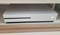 Xbox One S 500GB mit 4K UHD Blu-ray Laufwerk & Controller Hessen - Marburg Vorschau