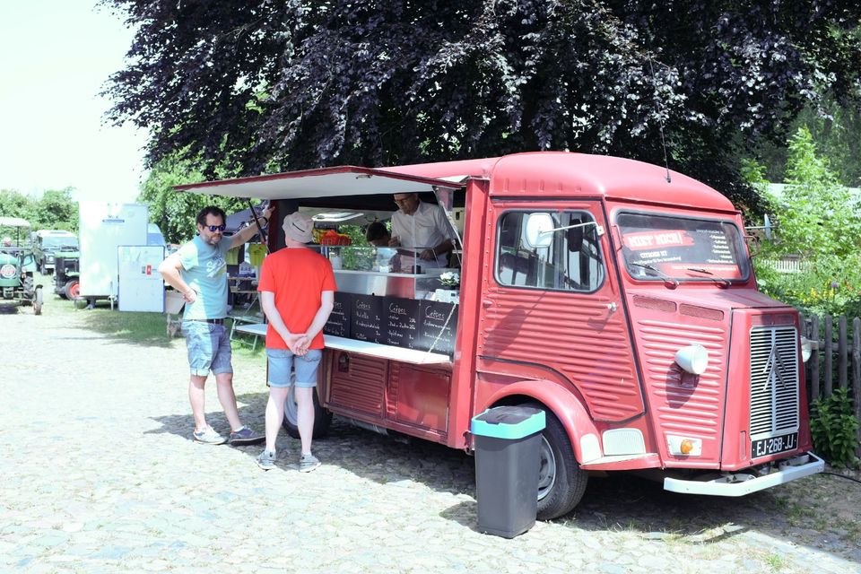 Citroen HY Foodtruck Vermietung Catering Crêpes Café etc. in Peine