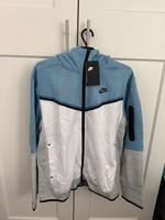 Nike Tech Fleece Trainingsanzug Größe L NEU Bayern - Augsburg Vorschau