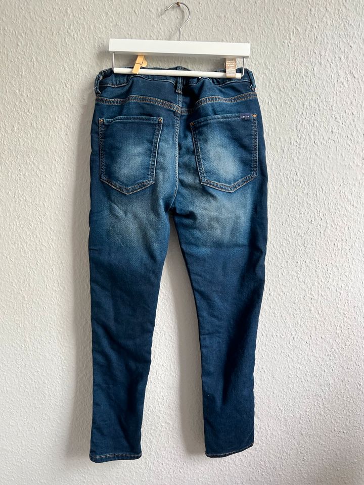 H&M Skinny Jeans blau dunkelblau Gr. 146 in Berlin