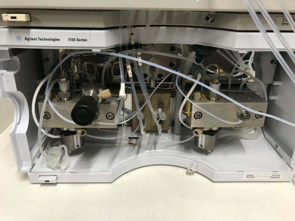 Agilent 1100 Series G1312A Binäre Pumpe + G1379A Micro-Degasser in Bocholt