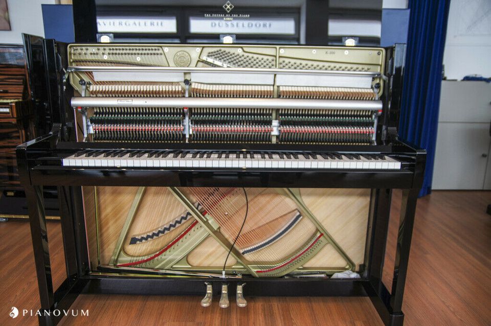 Neues KAWAI K-300 Klavier zur Miete in Düsseldorf