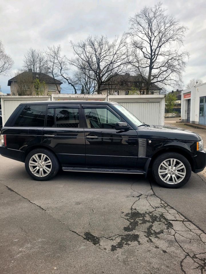 Land rover range rover in Menden