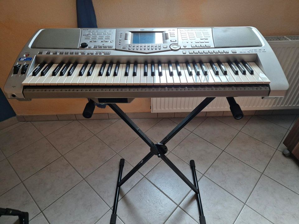 Keyboard Yamaha PSR-2100 in Remchingen