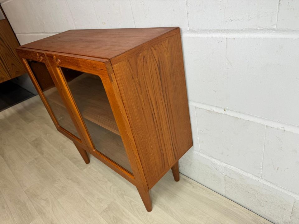 Vintage Teak Vitrine Kommode Sideboard BRAMIN DANISH 60er 70er in Delmenhorst