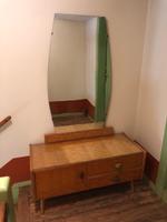 Schöne DDR 60. Jahre Spiegelkommode Schrank Ostalgie Retro Leipzig - Leipzig, Zentrum-Nord Vorschau