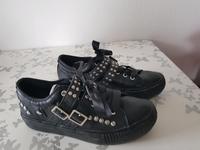 Sneaker mit Nieten  // British Knights Bayern - Vilsbiburg Vorschau