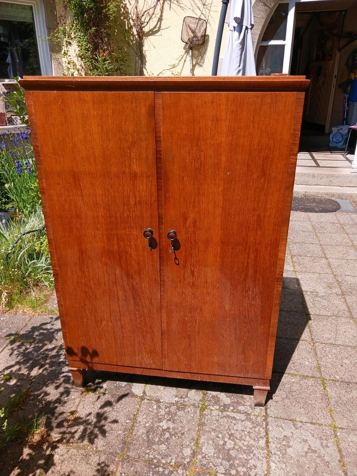 Massivholzschrank Retro in Fürth