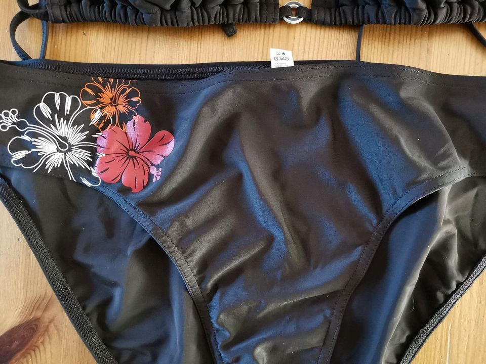 Bikini Esprit Braun mit Blumen Gr. 44 in Frechen