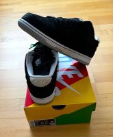 Original Nike SB / Dunk Low Medicom Bearbrick / Größe US 8,5 / EU Hessen - Dipperz Vorschau