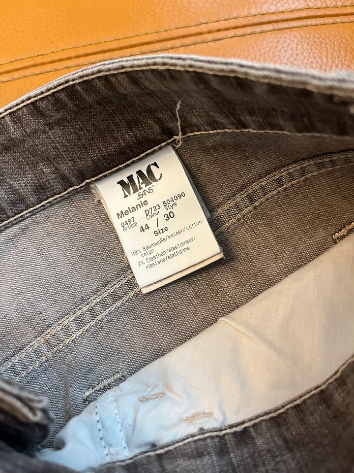Mac Jeans Melanie braun meliert W44 L30 in Nürnberg (Mittelfr)