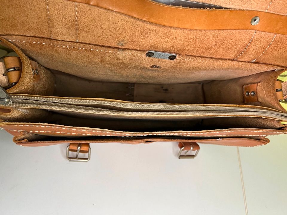 Vintage Leder Lehrertasche Hand-, Rücken- und Schultertasche in Bocholt