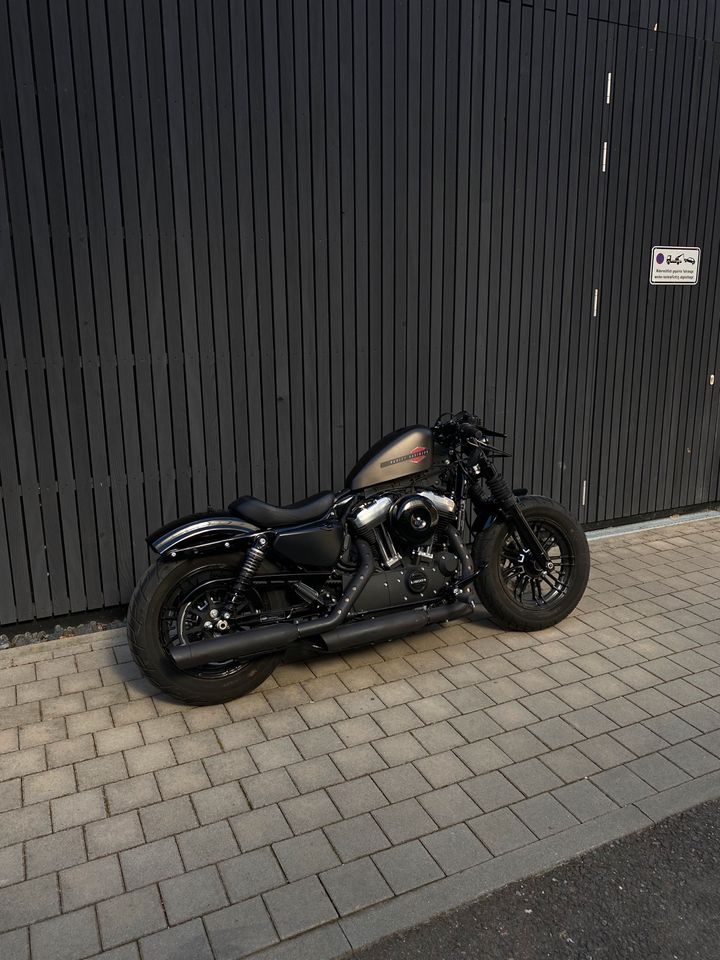 Harley Davidson Forty Eight Sportster 48 Neuzustand 1500 km in Stuttgart