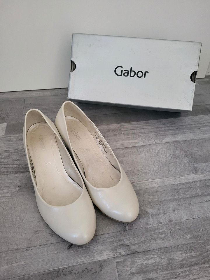 Gabor off-white Pumps in Helmstedt