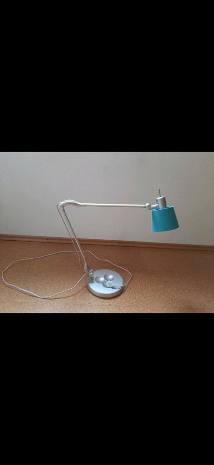 Schreibtischlampe mit Leuchtmittel in Engen