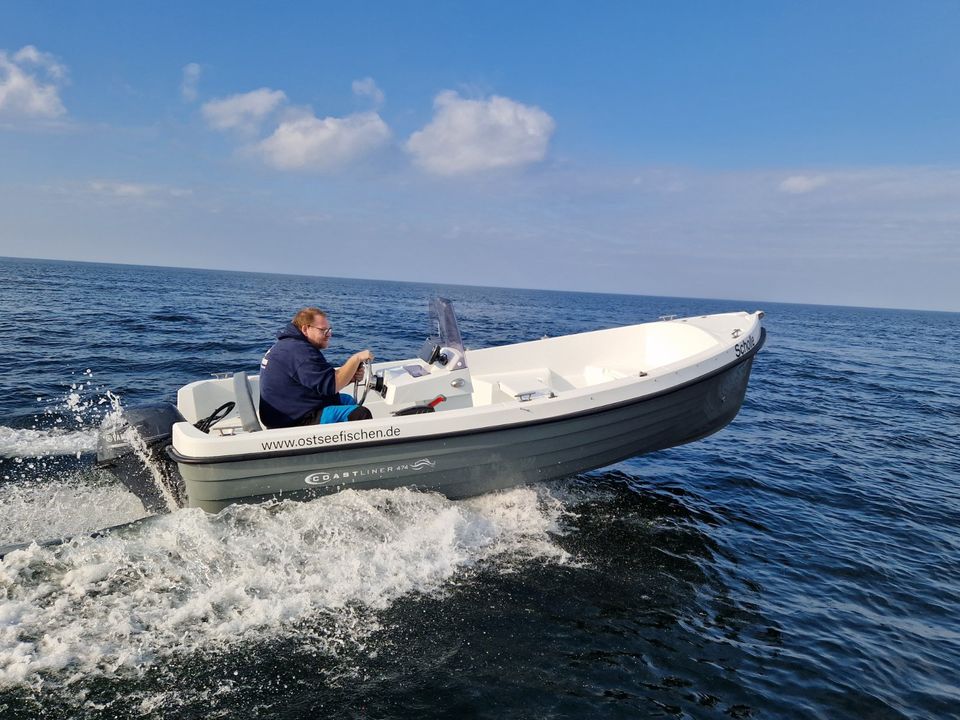 Scholle 15PS Führerscheinfrei Mietboot 8 Stunden Angeln & Fun in Lütjenburg