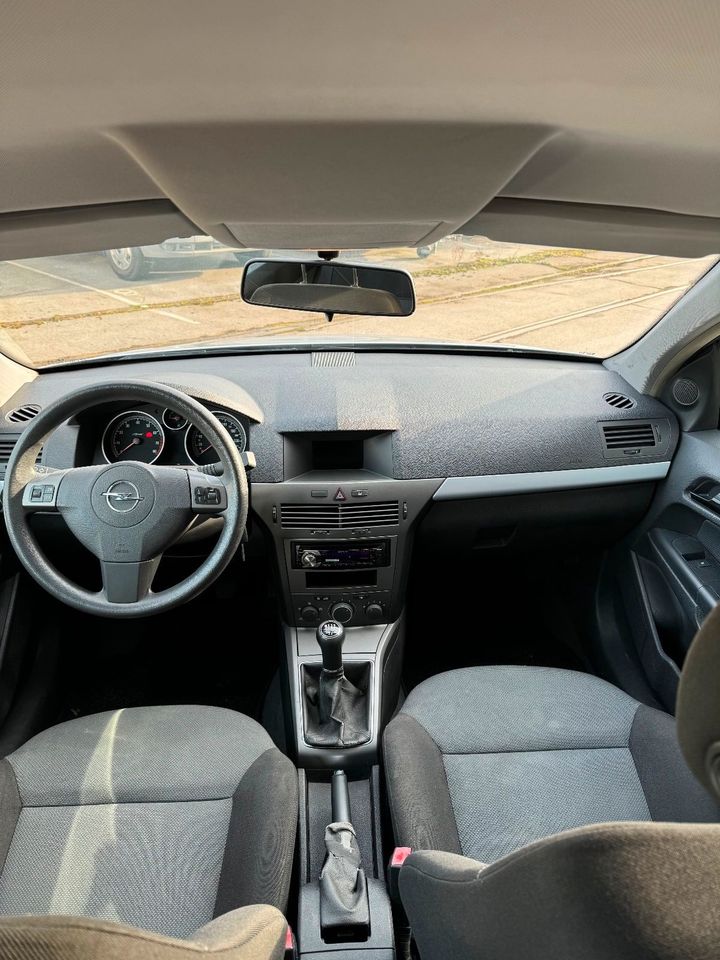 Opel Astra Kombi 1.4 Enjoy *Tüv Neu *Klima * Anhängerkupplung in Velbert