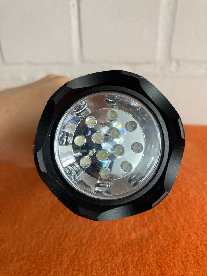 Grundig LED Taschenlampe in Meerbusch