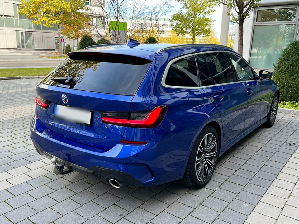 BMW 320d Aut Touring M SPORT Vollausst. AHK ACC SH +5J. Garantie in München