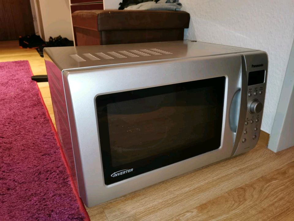 Mikrowelle Panasonic 27 Liter NN-GD468M in Tuttlingen